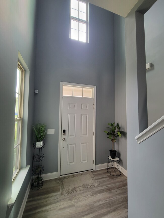 Vivint full monitor security with key pad door - 4408 Lady Rita Ln