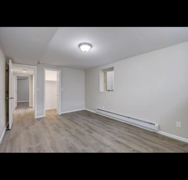 Building Photo - 4253 James Ave N