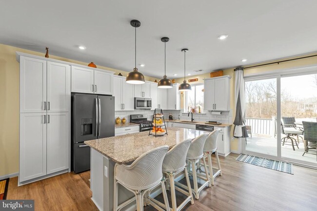 Building Photo - 124 Lenore Ln