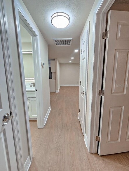 Building Photo - 8730 Sabal Way