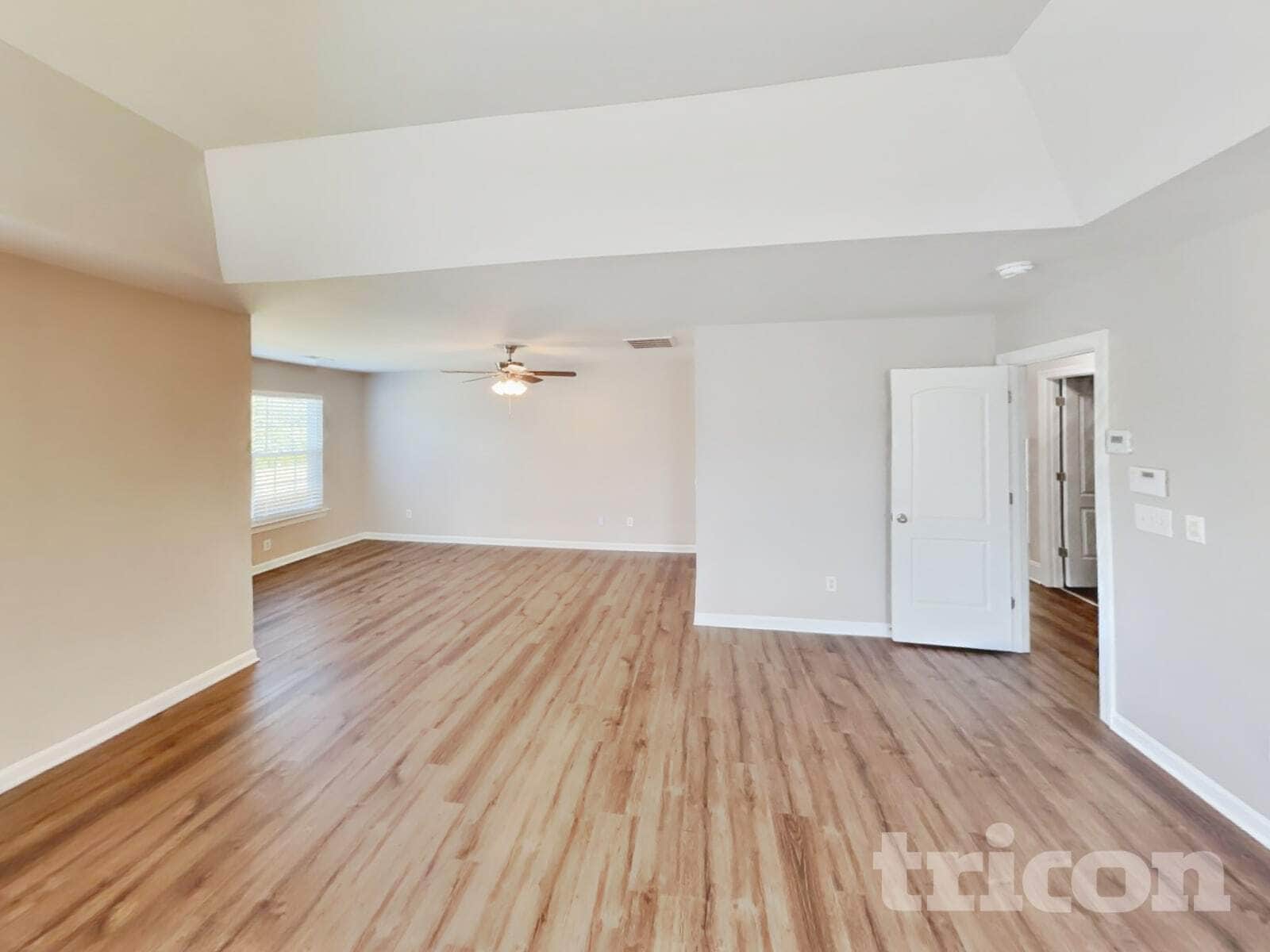 Building Photo - 108 N Honey Locust Dr