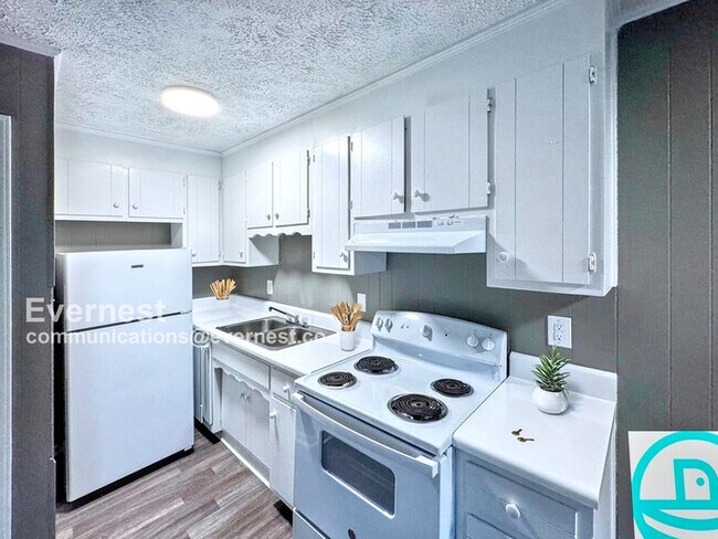 Building Photo - 5003 Alan Dr