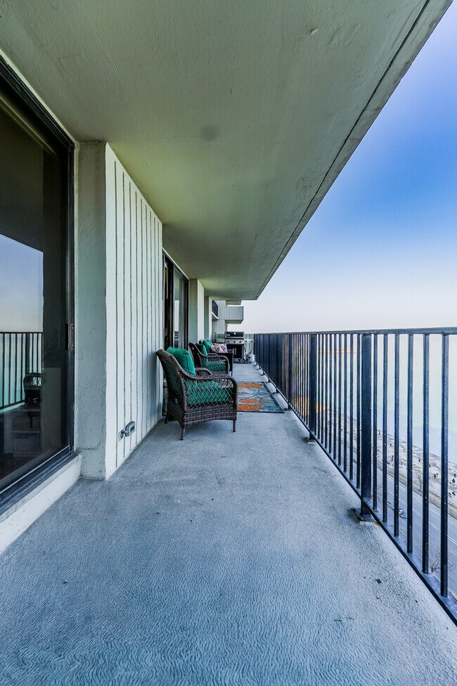 Building Photo - 1212 N Lake Shore Dr