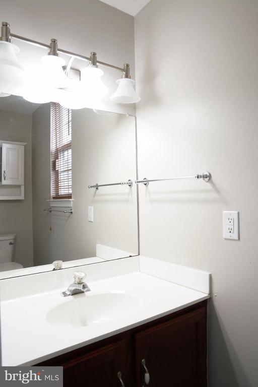 Building Photo - 30 Steeplechase Cir