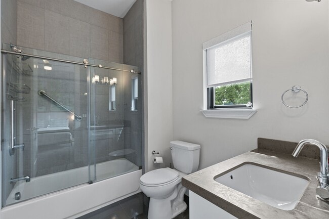 Building Photo - 2518 Southgate Blvd