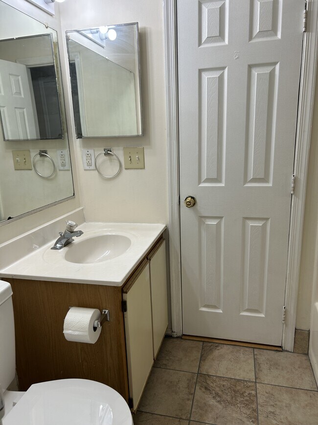 Building Photo - 46354 Columbus Dr