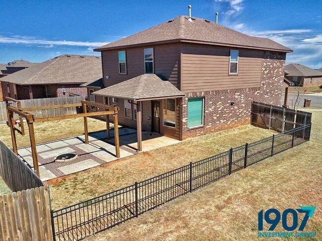 Building Photo - 2501 Caden Ct