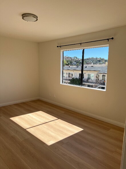 Building Photo - 419 S Verdugo Rd