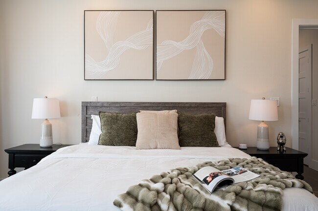 Building Photo - 913 Thompson St