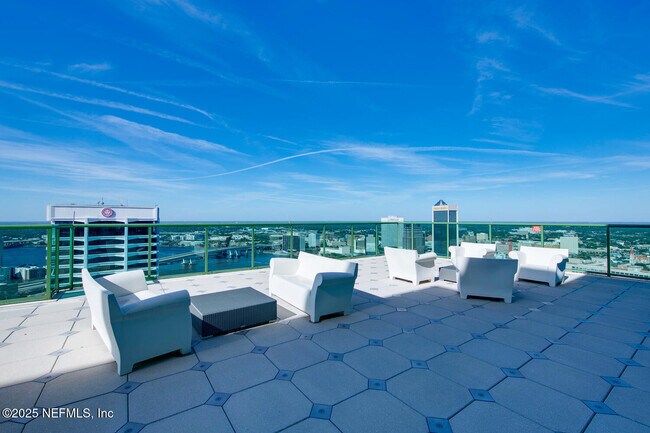 Building Photo - 1431 Riverplace Blvd