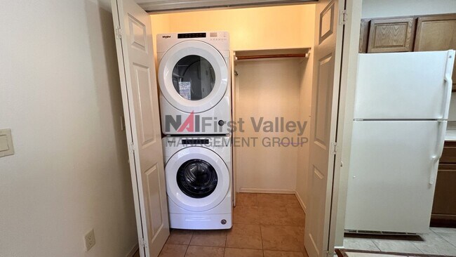 Building Photo - 1 Bedroom, 1 Bath