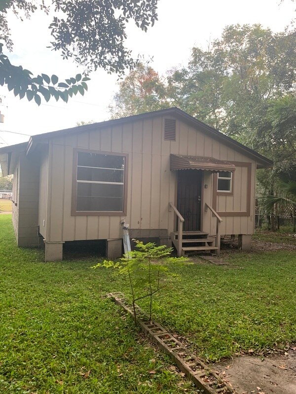 Building Photo - 3031 Edison Ave