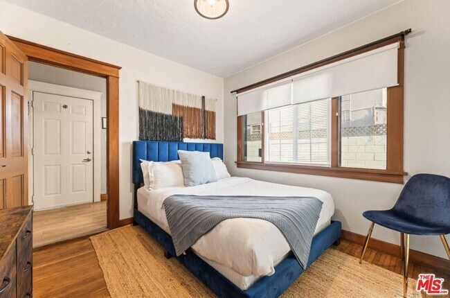 Building Photo - 736 Redondo Ave