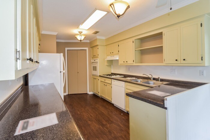Building Photo - 6709 Woodglen Ct