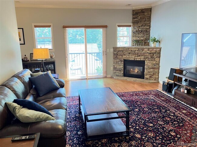 Building Photo - 331 Scio Village Ct