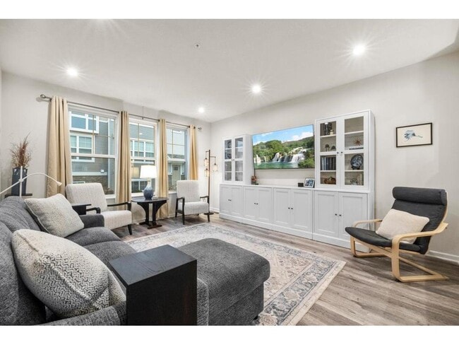 Primary Photo - 775 Roselyn Dr