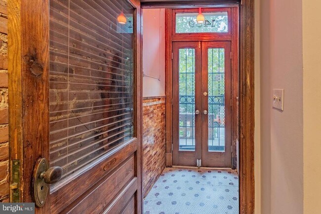 Building Photo - 1459 Chapin St NW