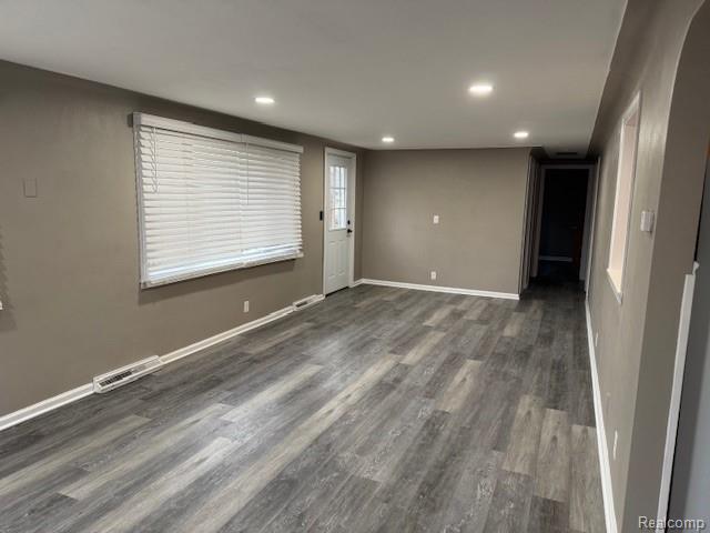 Building Photo - 2434 N Long Lake Rd