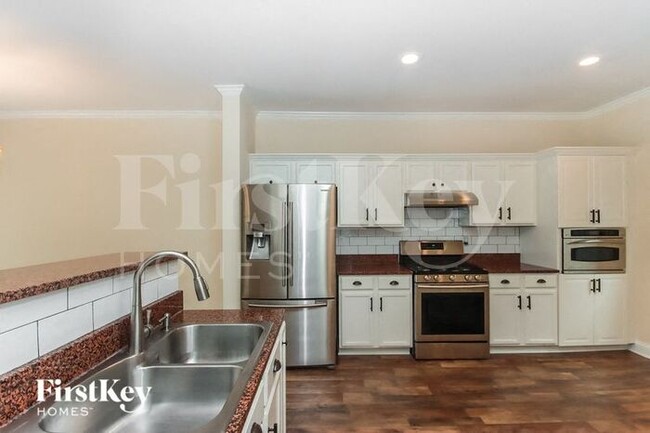 Building Photo - 10955 Shelly Renee Dr