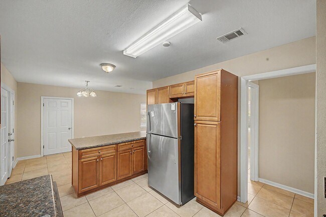 Building Photo - 560 N 72nd Ave