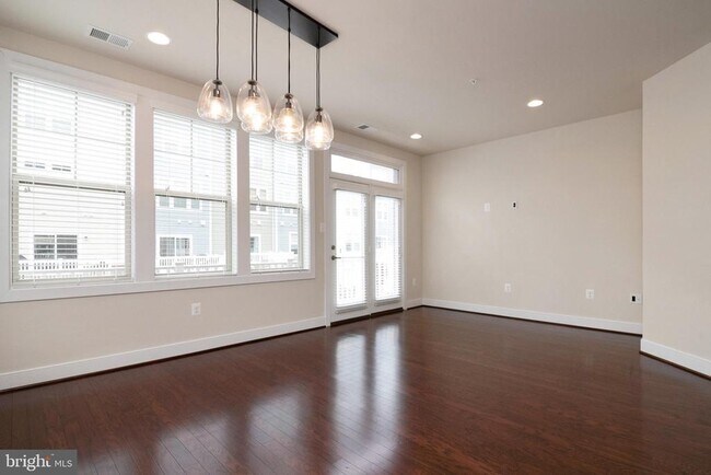 Building Photo - 316 Hendrix Ave