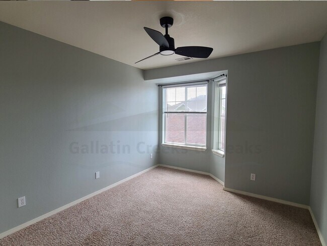 Building Photo - 1098 Longbow Ln