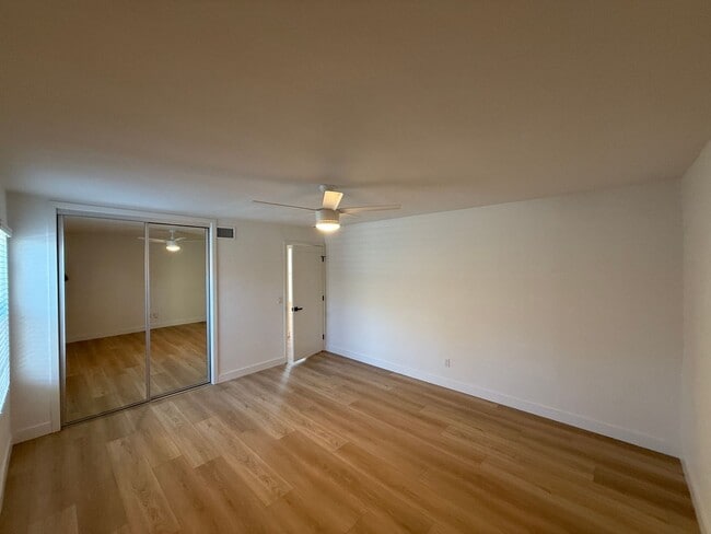 Building Photo - 4960 Rockford Dr