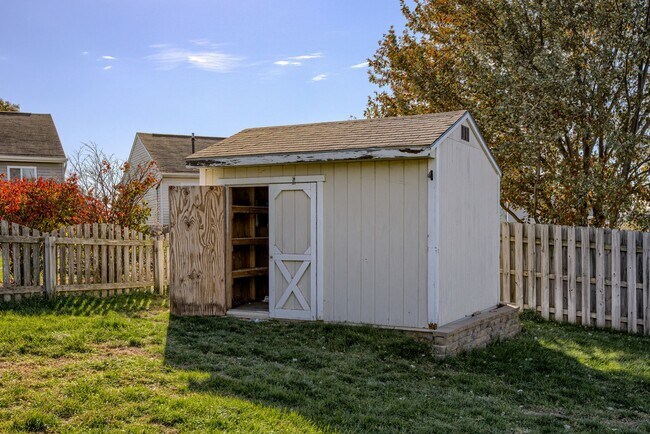 Building Photo - 15405 Fillmore Cir