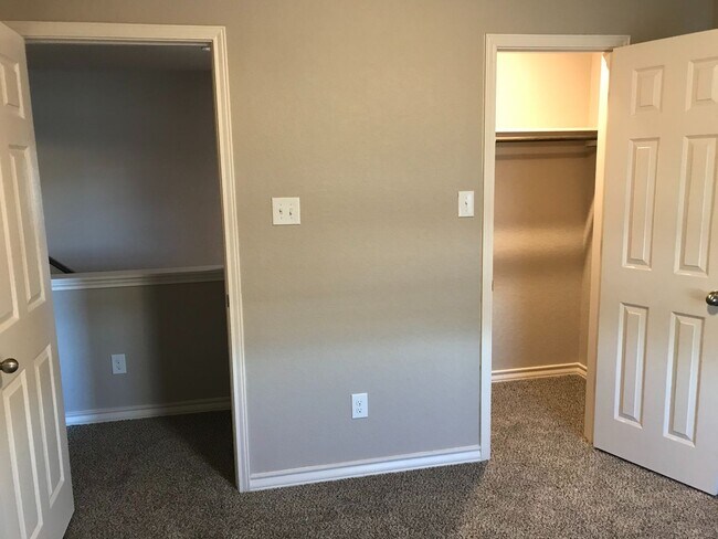 Building Photo - Townhome for rent