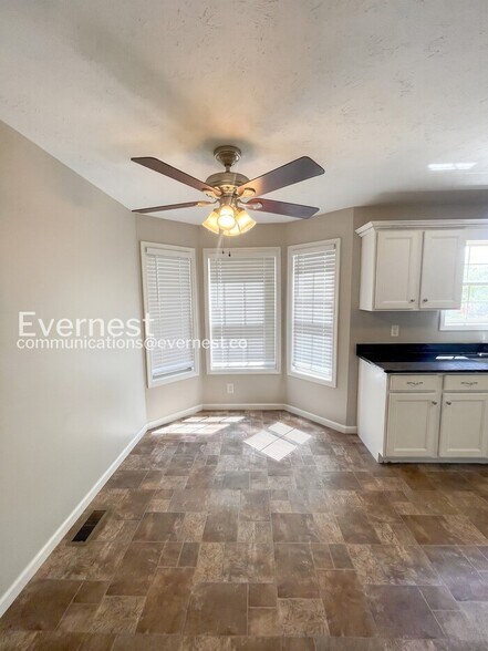 Building Photo - 1504 Apache Way