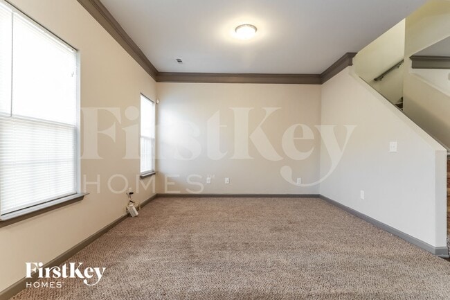 Building Photo - 866 Ivydale Ln SW