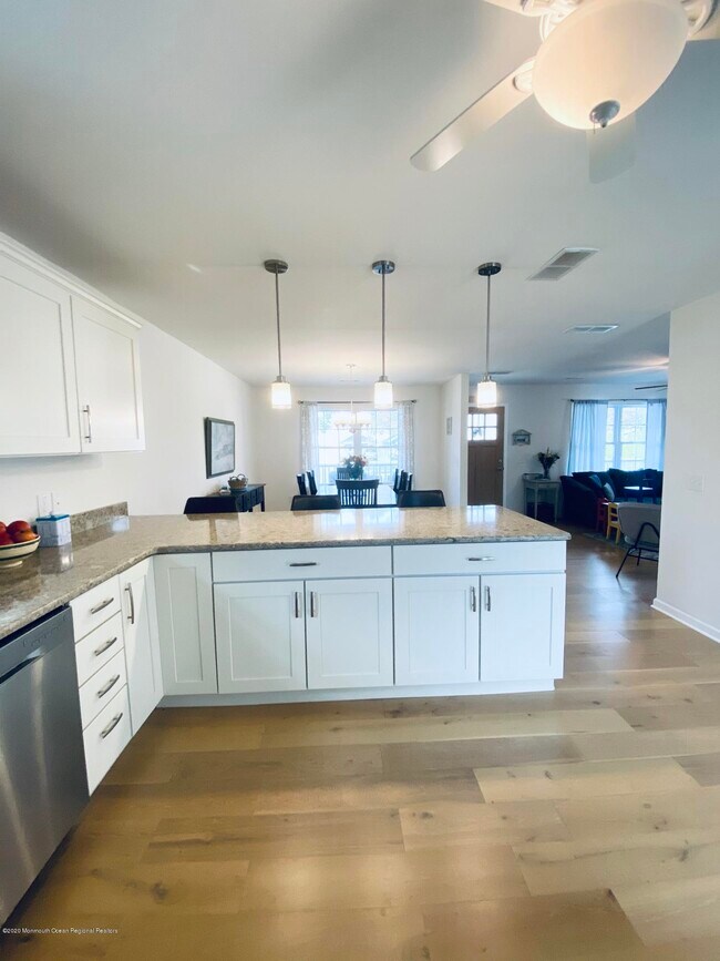 Building Photo - 1402 C St