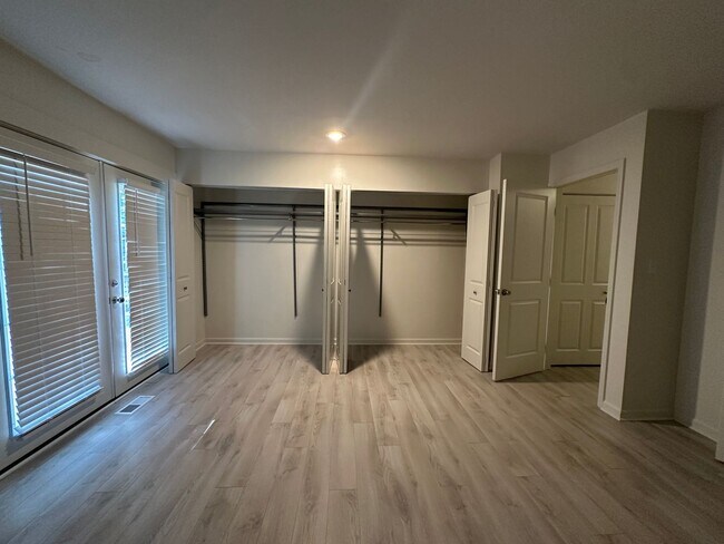 Building Photo - 838 Green Ridge Dr