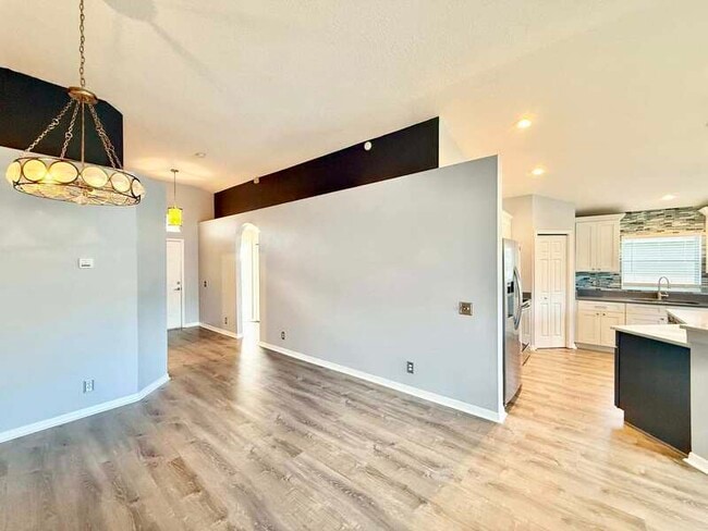 Building Photo - 838 Addison Dr NE