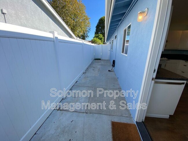 Building Photo - 3800 Jefferson St