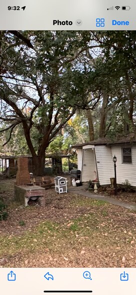 Building Photo - 121 S Seminole Ave