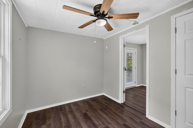 Building Photo - 1521 Randee Dr