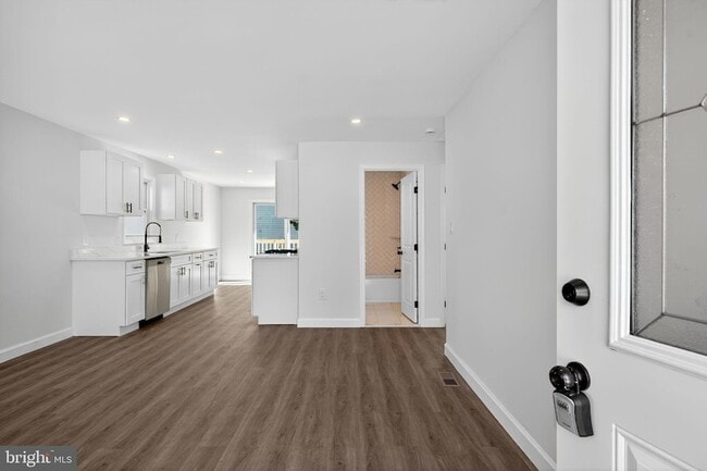 Building Photo - 8 Marley Neck Rd