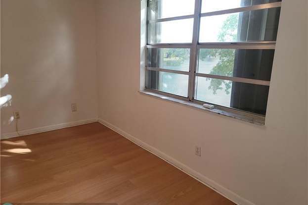 Building Photo - 2828 Edgehill Ln
