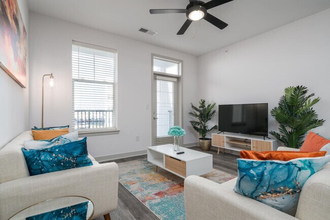 Building Photo - 5775 Sunrise Wy