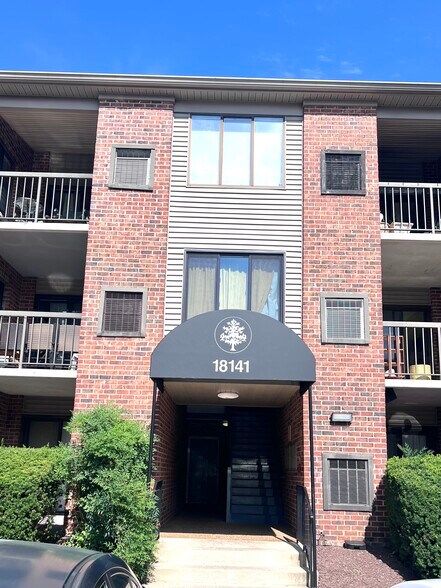 Building Photo - 18141 Chalet Dr