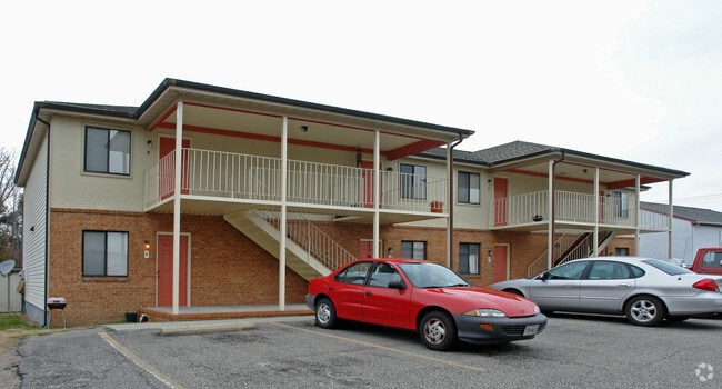 Building Photo - Crater Pines Apartments