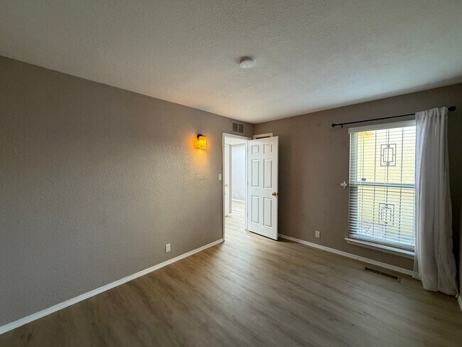 Building Photo - 2 Bedroom Single Story Home Available Near Paseo Del Norte Blvd NE & Wyoming Blvd NE!