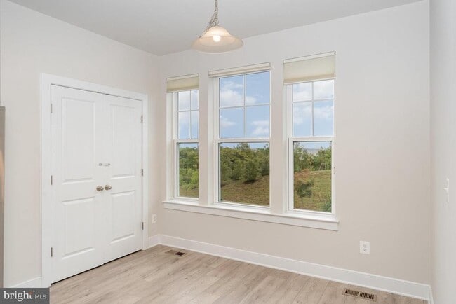 Building Photo - 1579 Sandpiper Bay Lp