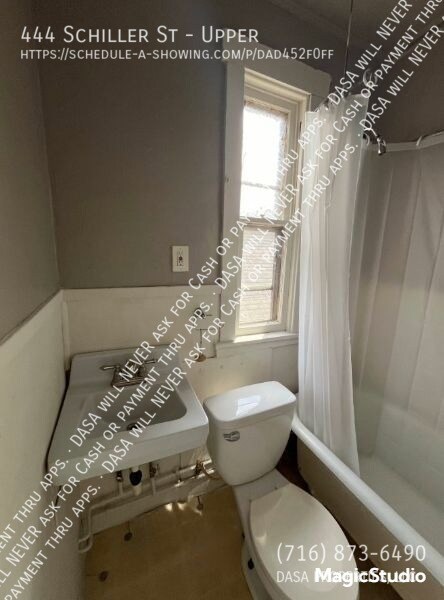Building Photo - 444 Schiller St