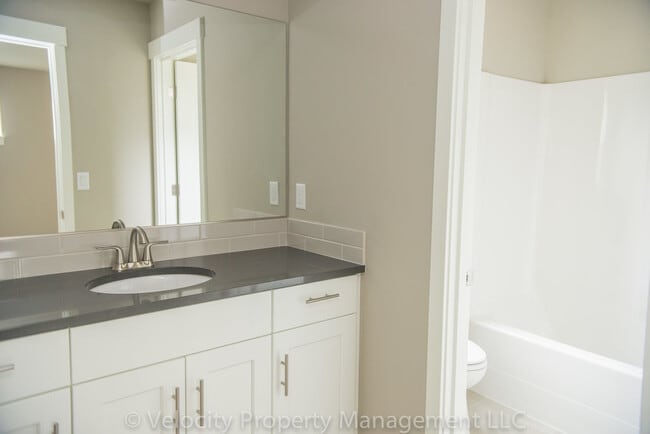 Building Photo - Half off First Months Rent!!Beautiful Home in SW Redmond!