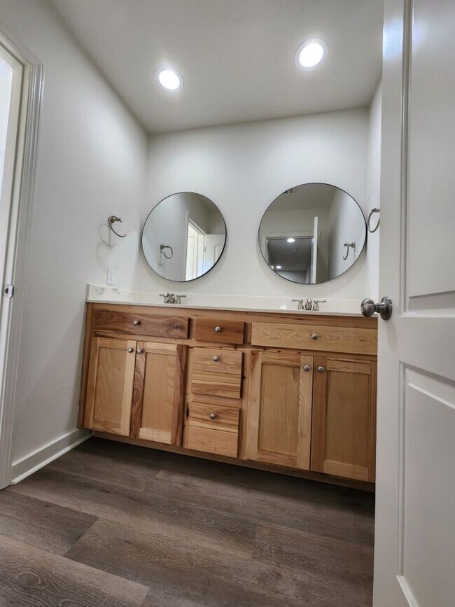 Building Photo - 1906 Alcoa Blvd