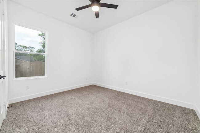 Building Photo - 8106 Talton St