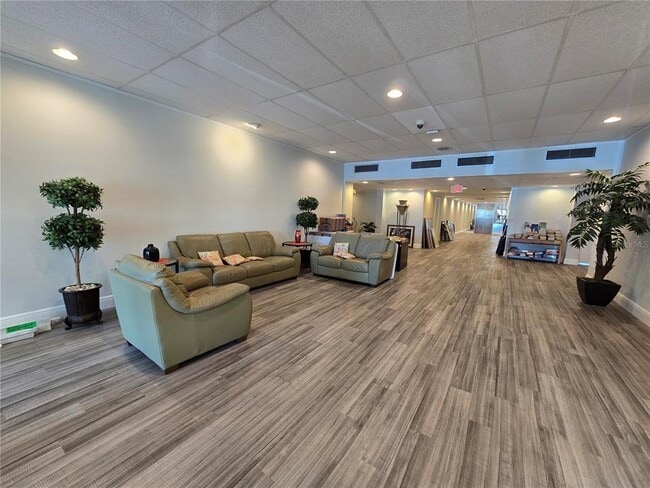 Building Photo - 7600 Sun Island Dr S