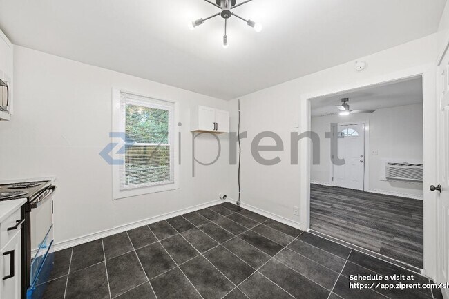 Building Photo - 684 Central Ave